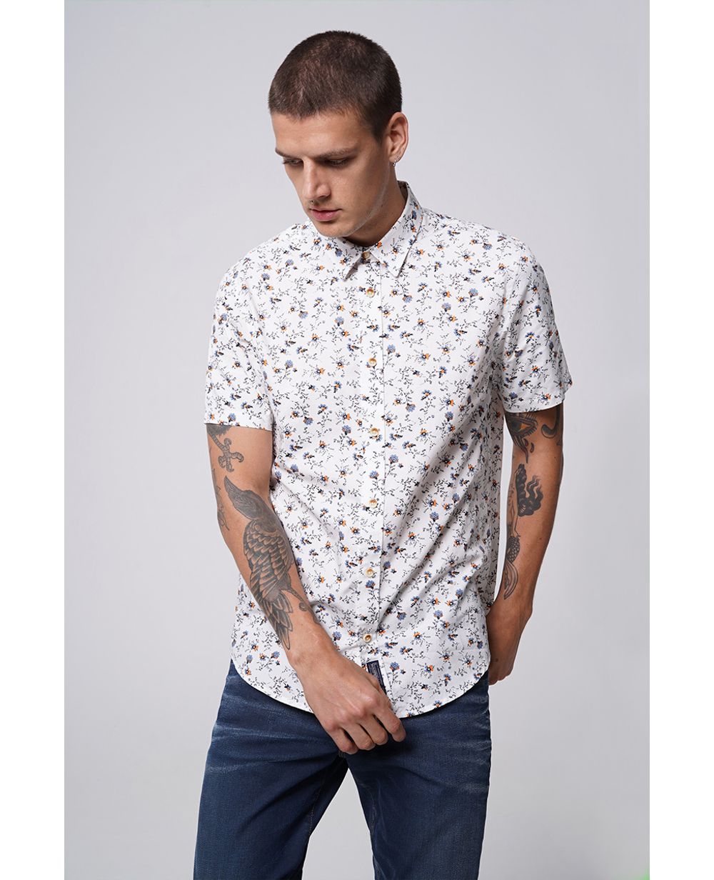 camisa floral hombre