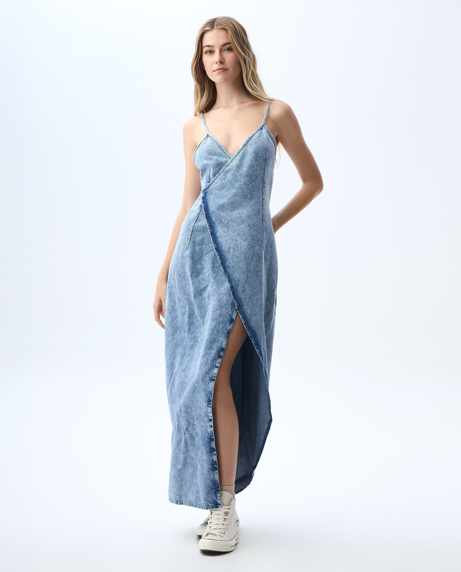 Vestido largo en denim diseño cruzado para mujer