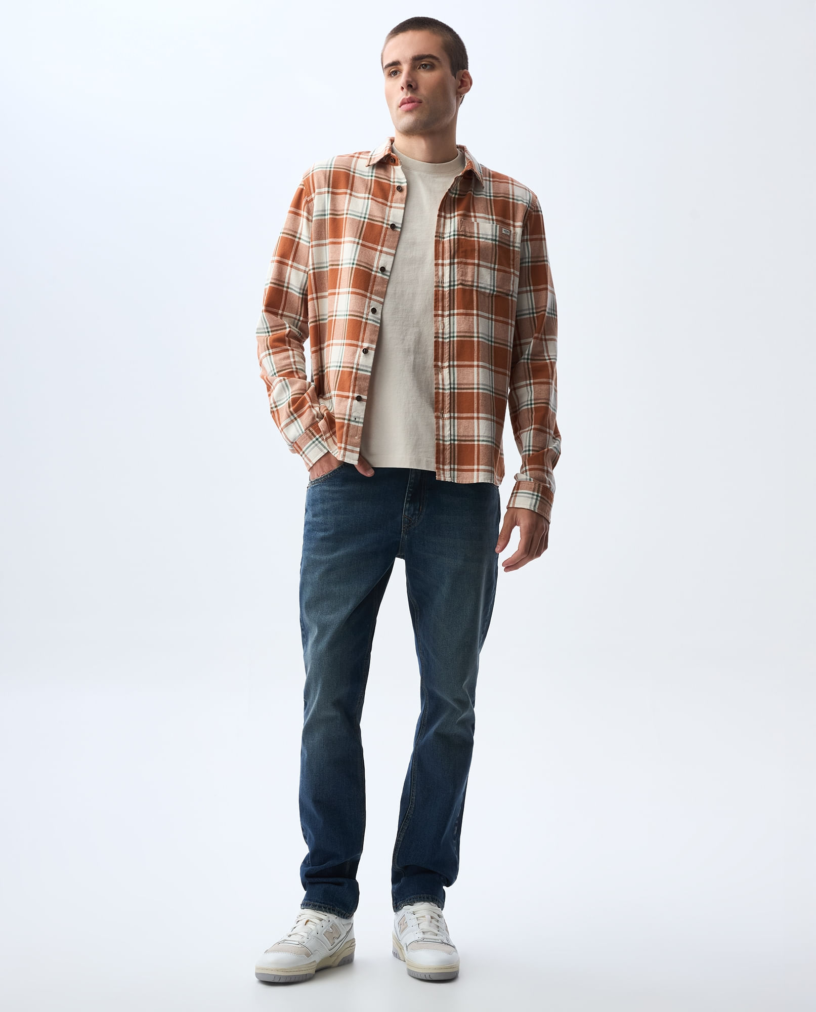 Jean Slim and Straight tono medio para hombre