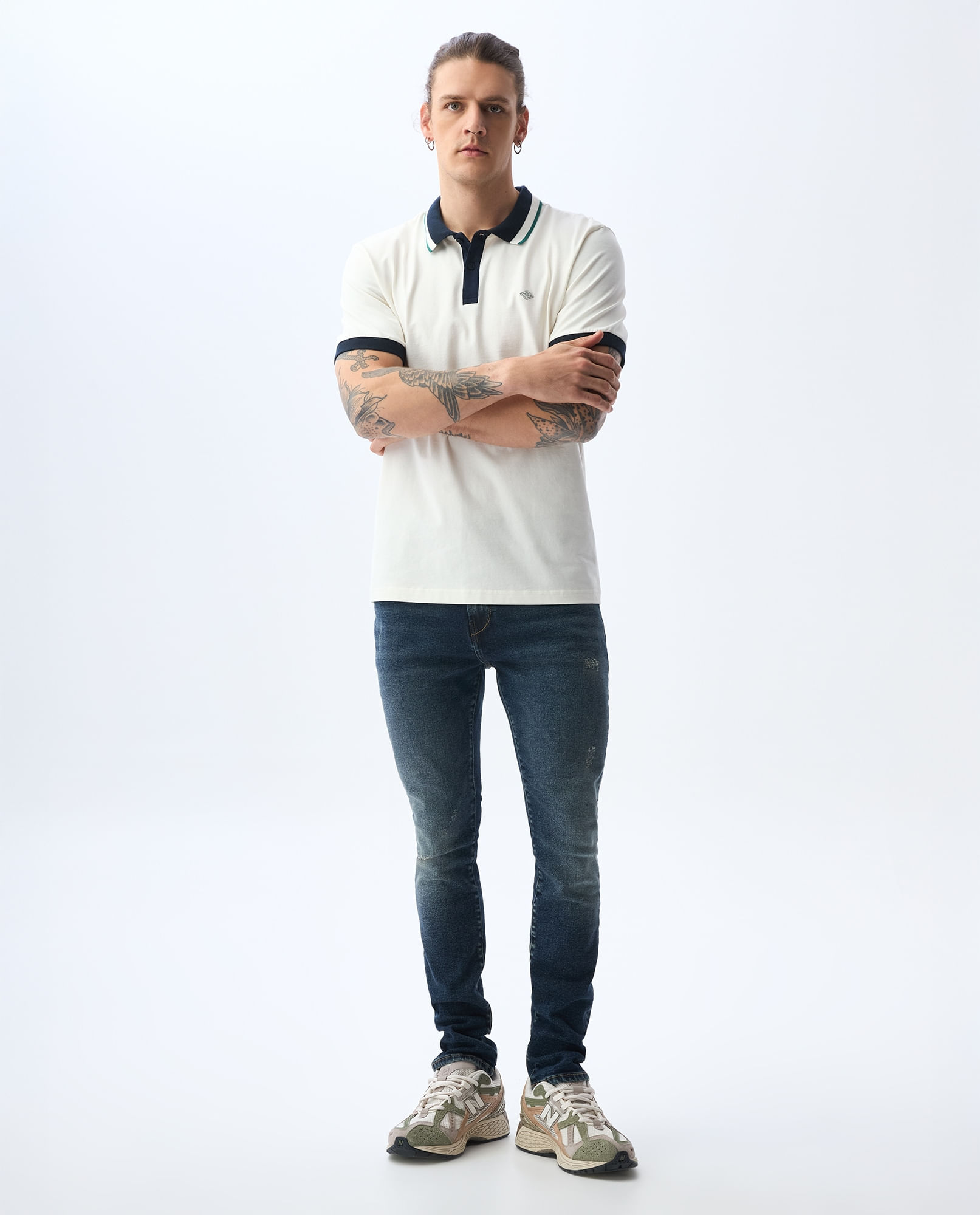 Jean Skinny tono oscuro con tallones para hombre