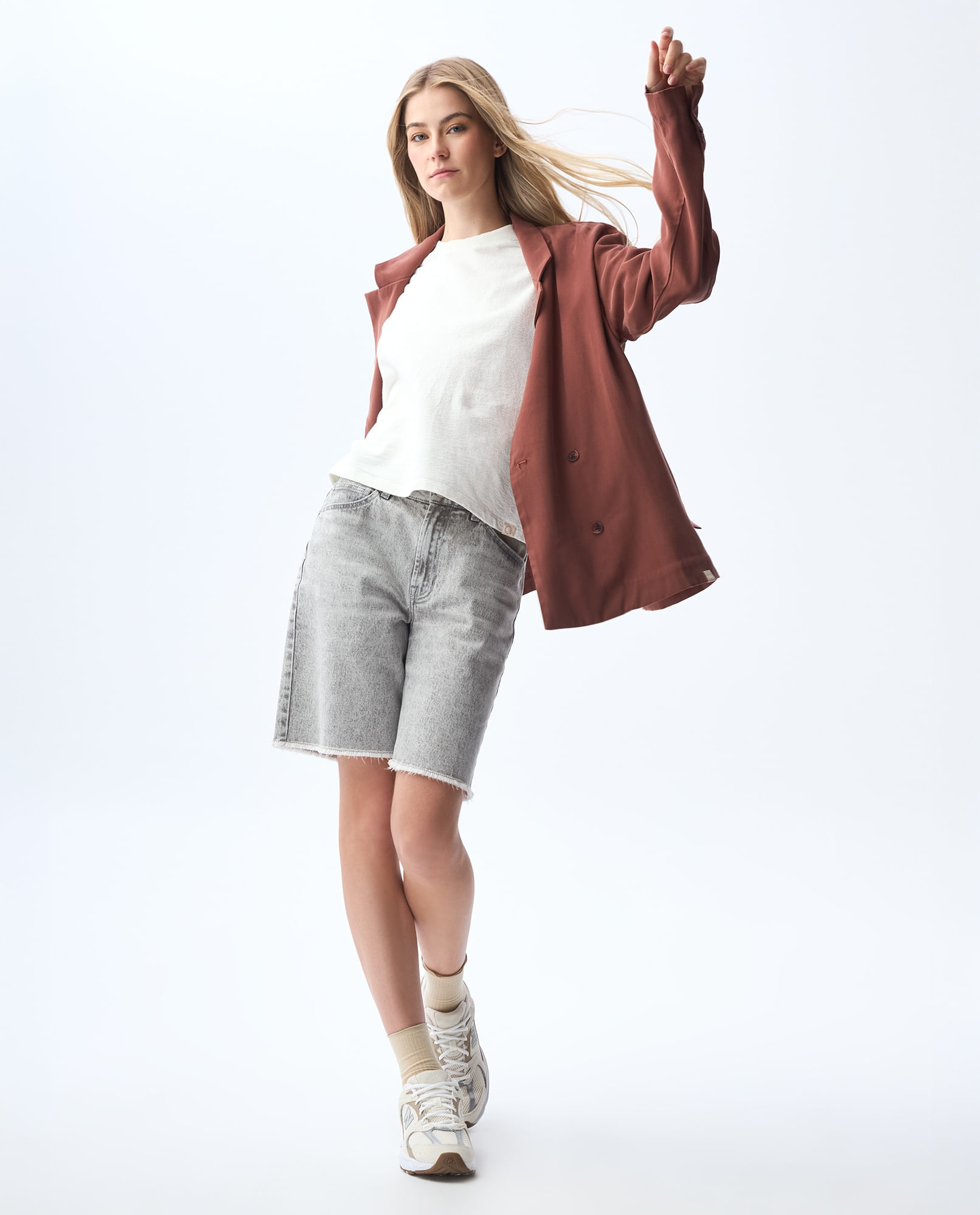 Camiseta manga corta con abertura en espalda para mujer