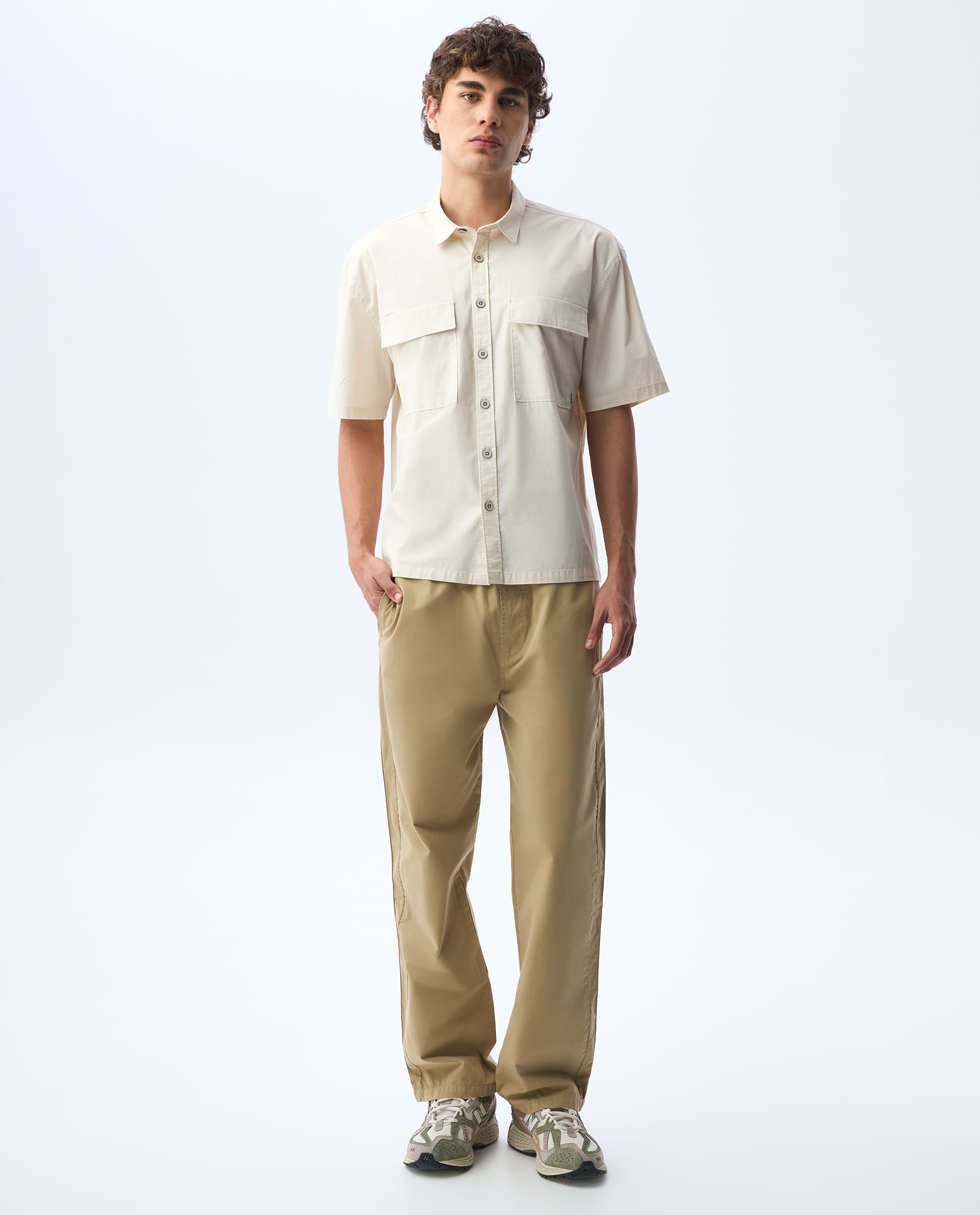 Camisa tipo Boxy con bolsillos para hombre