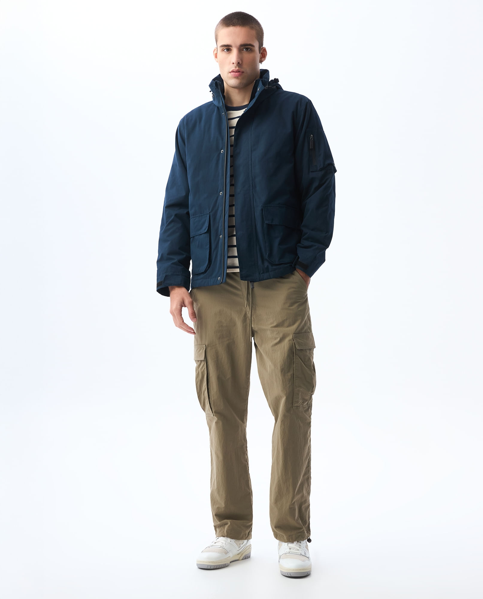 Chaqueta tipo parka de estilo utilitario para hombre