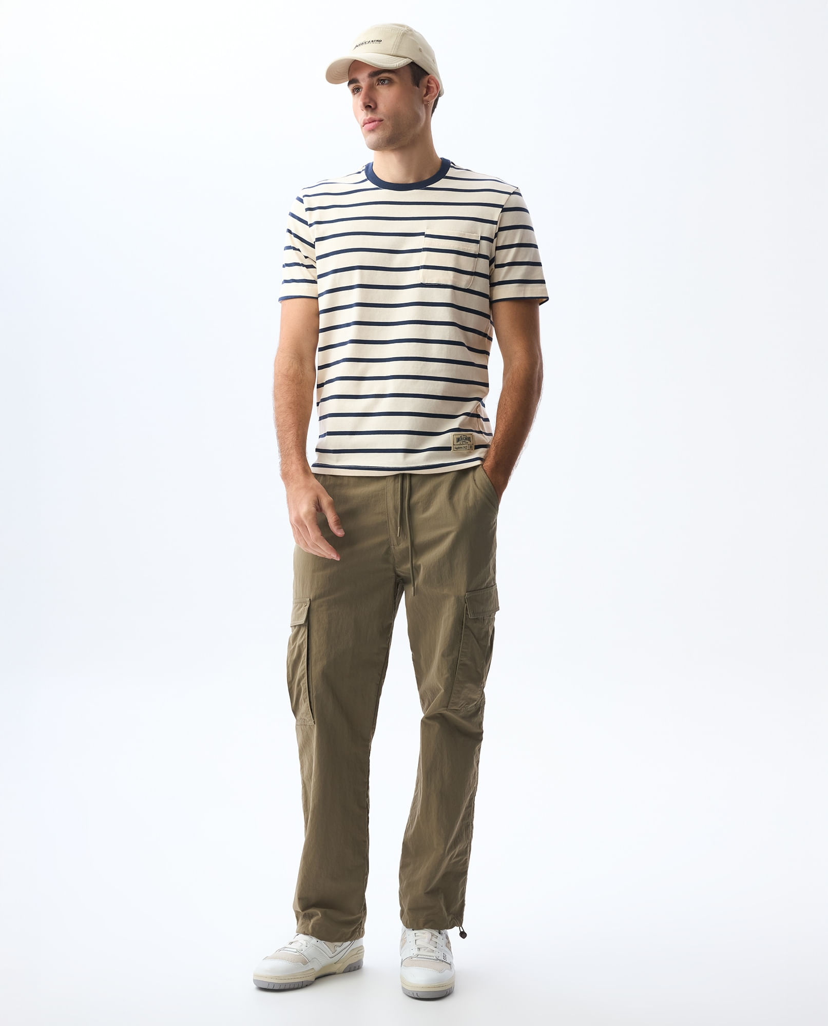 Camiseta con bolsillo de parche para hombre