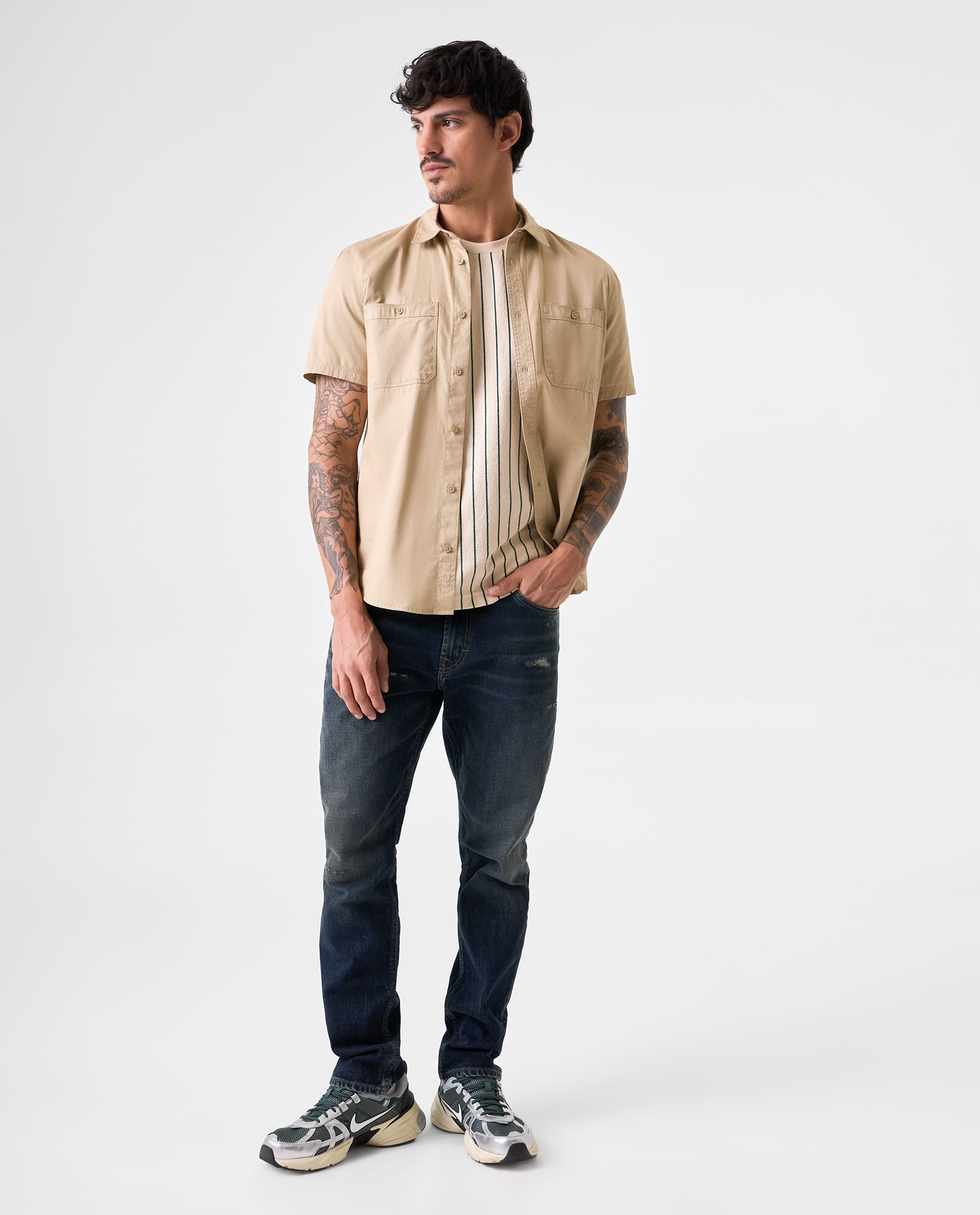Camisa Slim con doble bolsillo para hombre