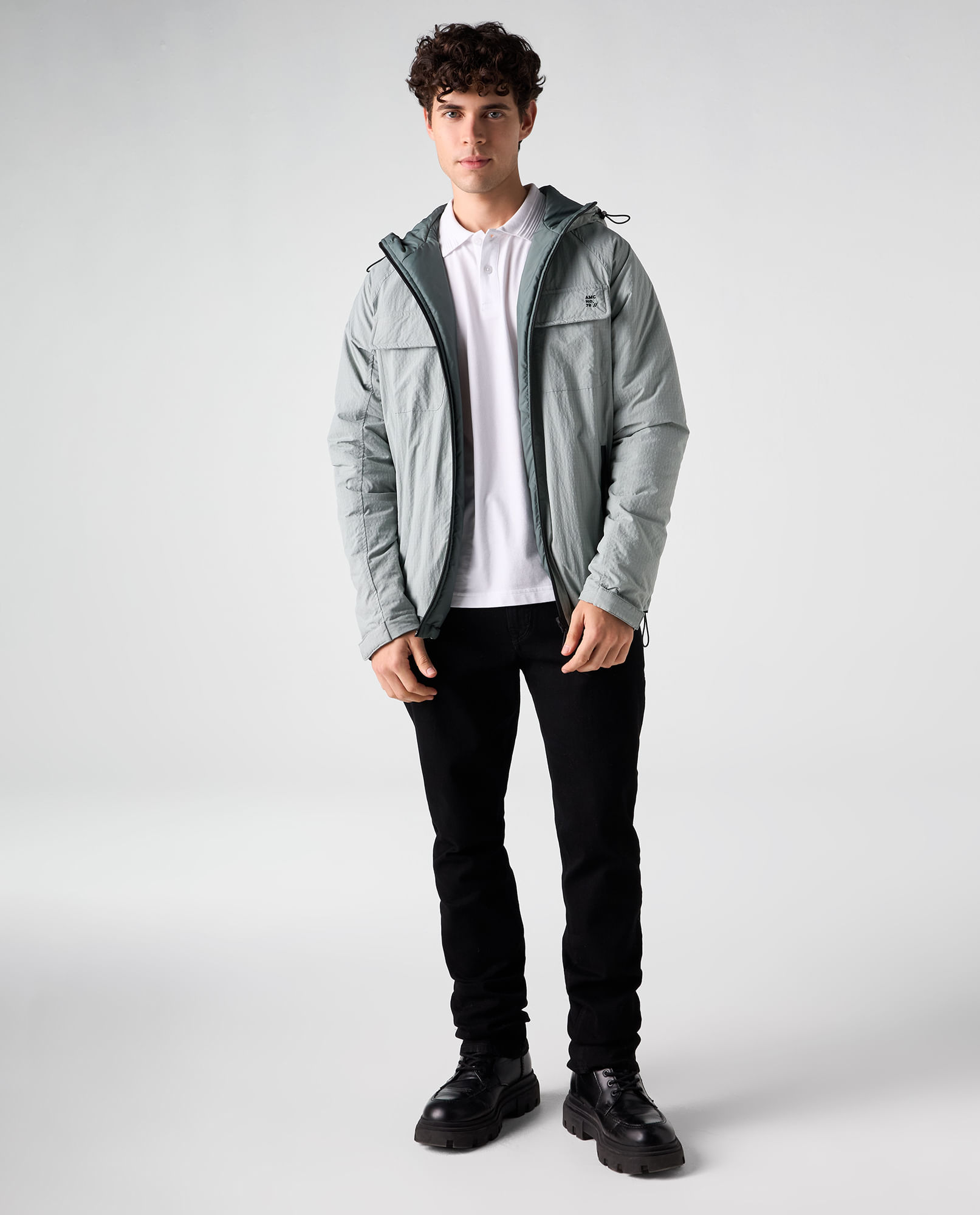 Jean Slim tono negro para hombre