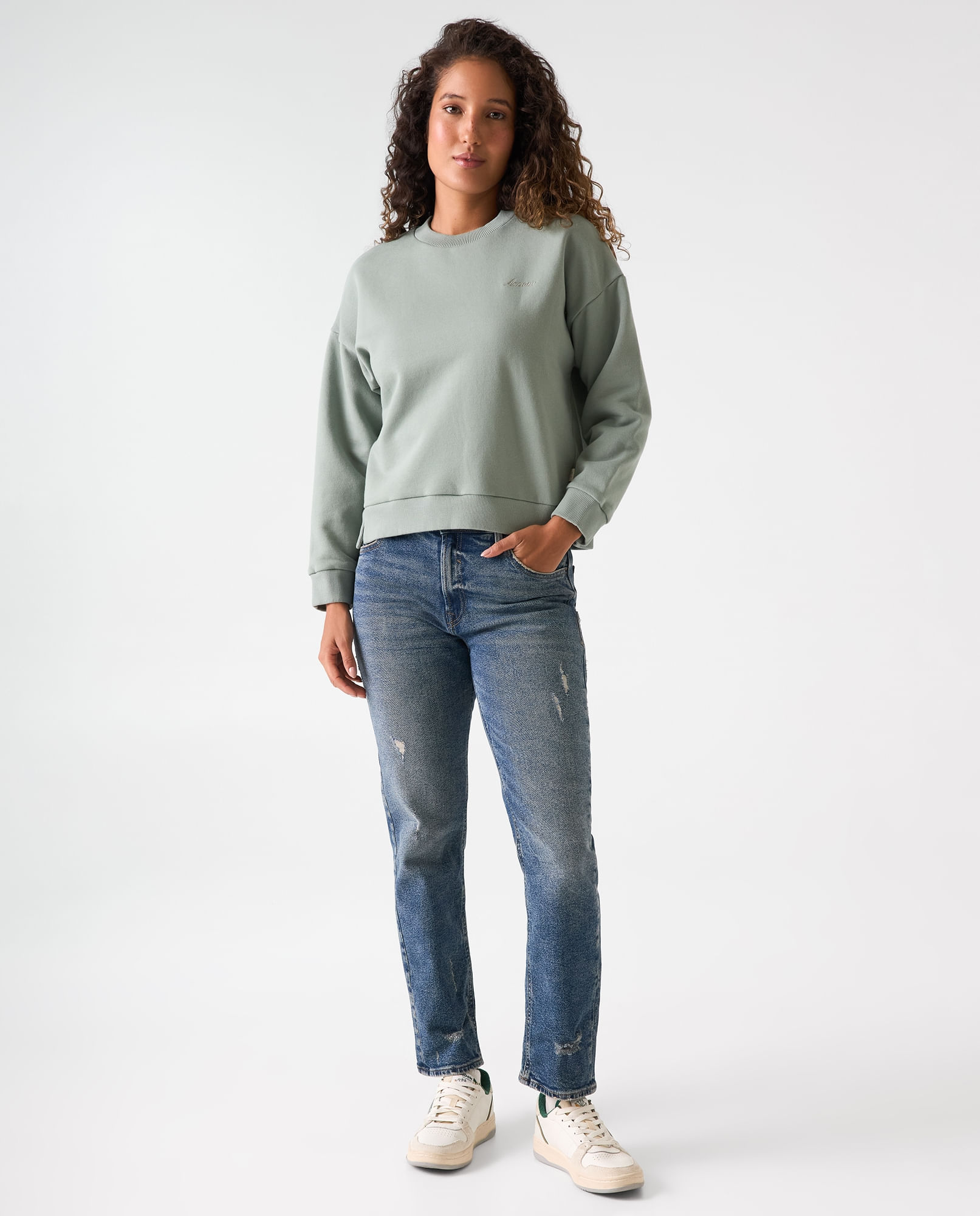 Buzo regular fit cuello redondo para mujer