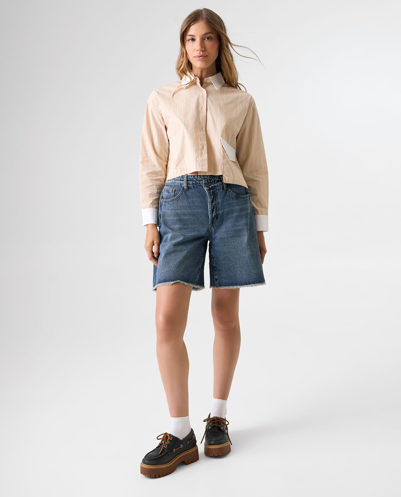 Camisa manga larga diseño a rayas para mujer