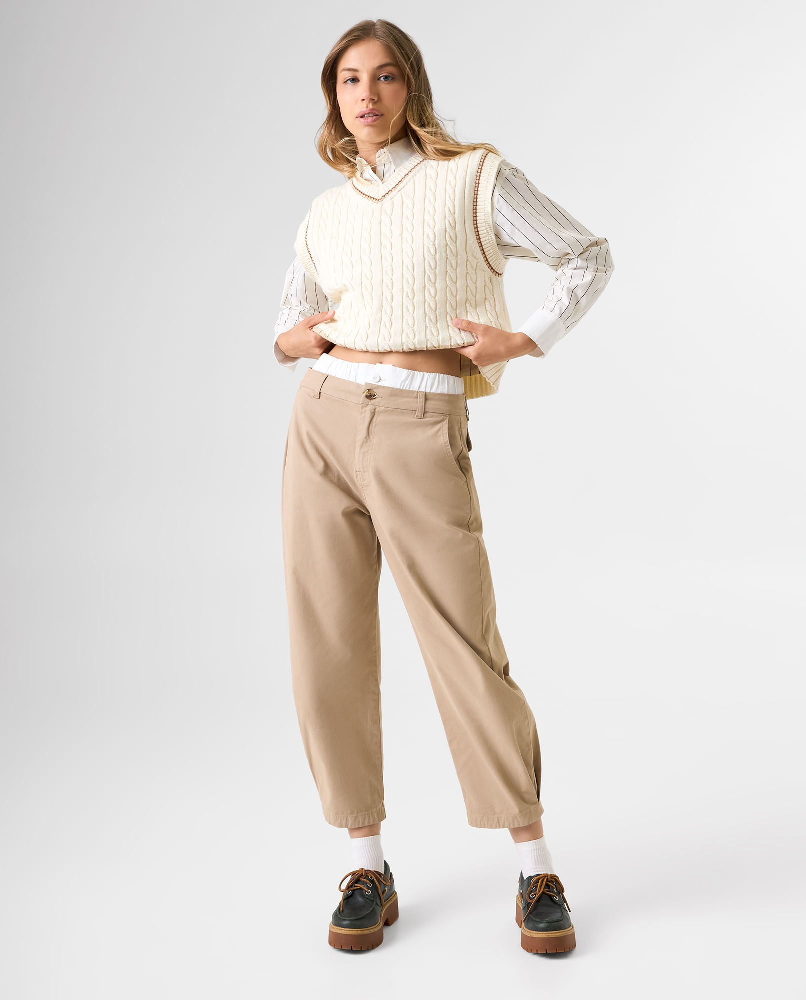 Pantalón tipo chino con doble pretina para mujer