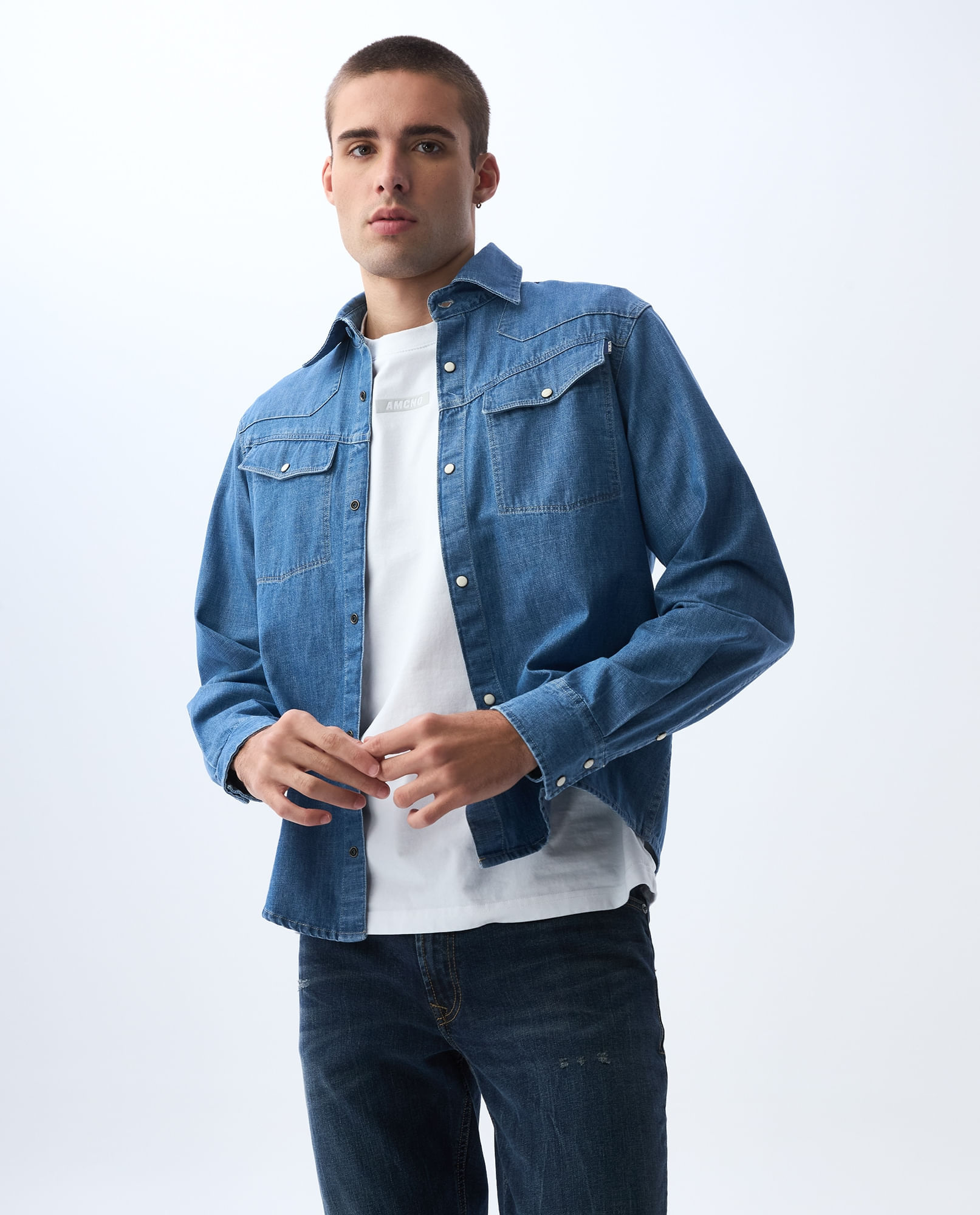Camisa en denim liviano para hombre