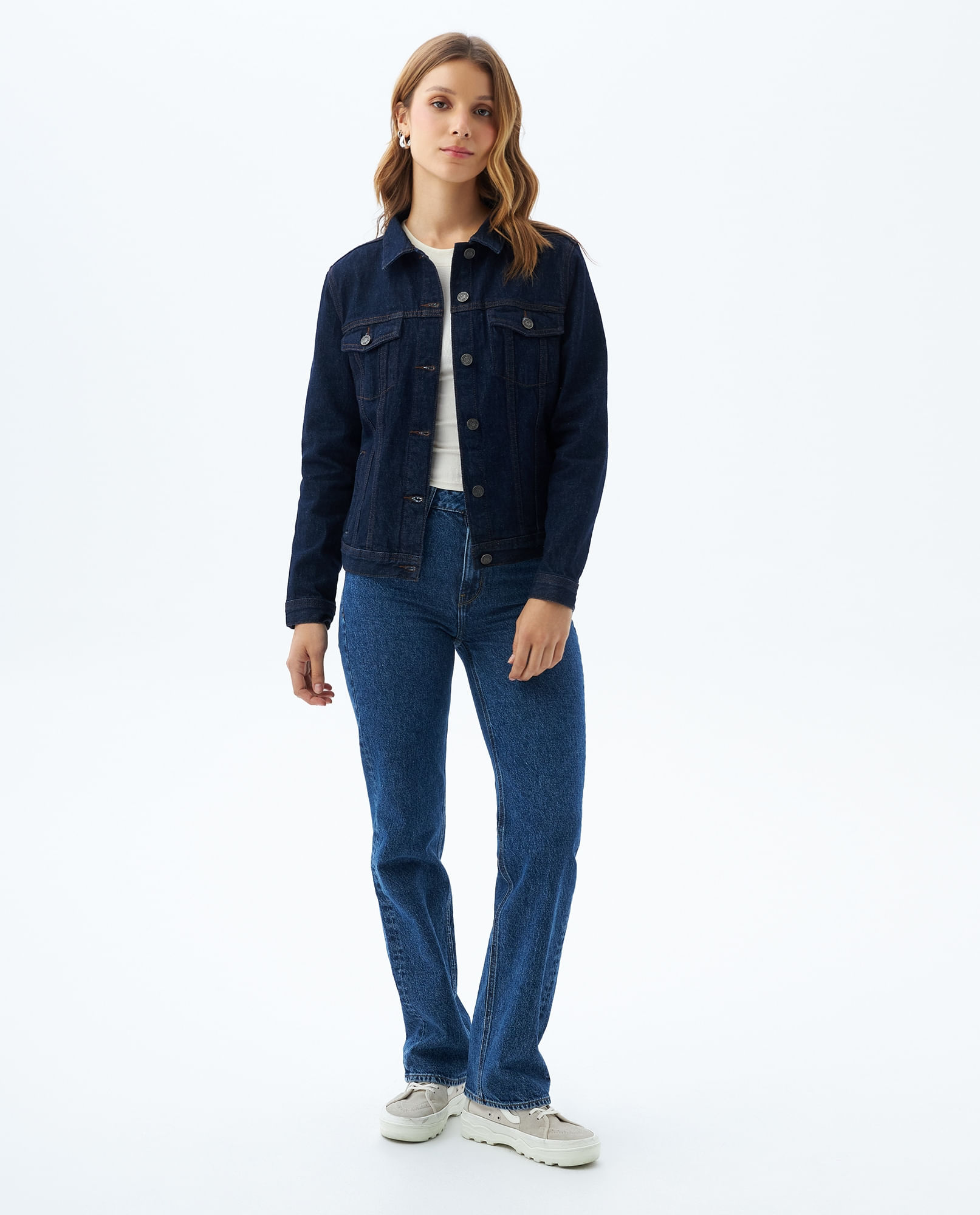 Chaqueta tono oscuro para mujer