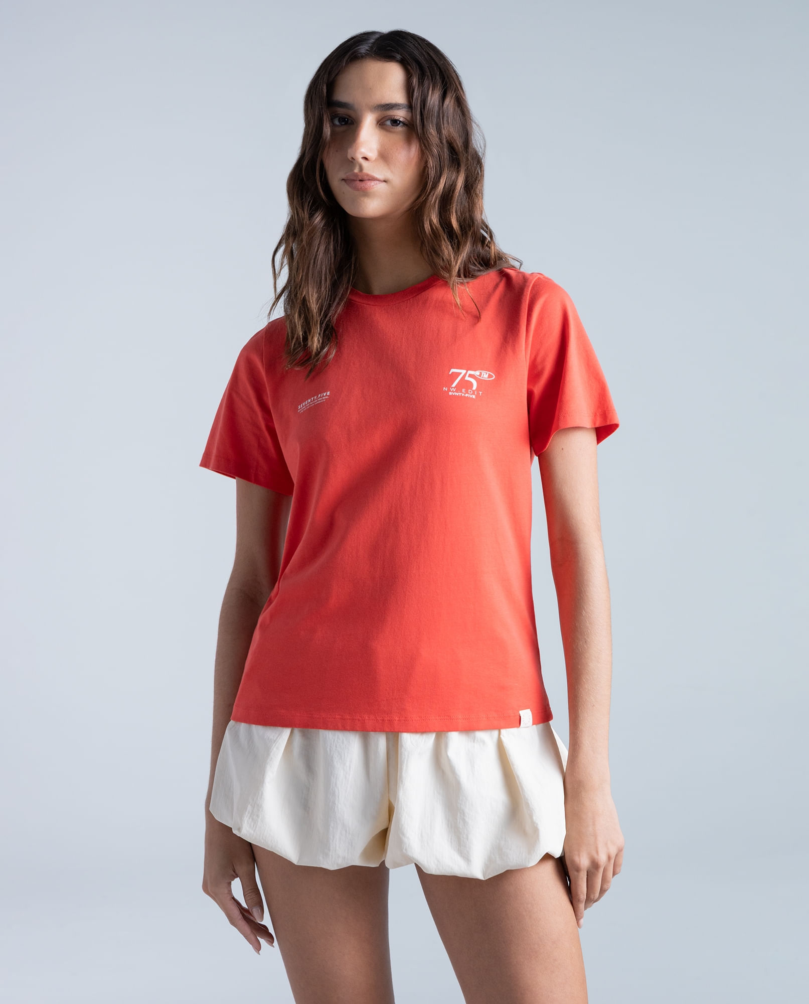 Camiseta slim algodón estampado localizado