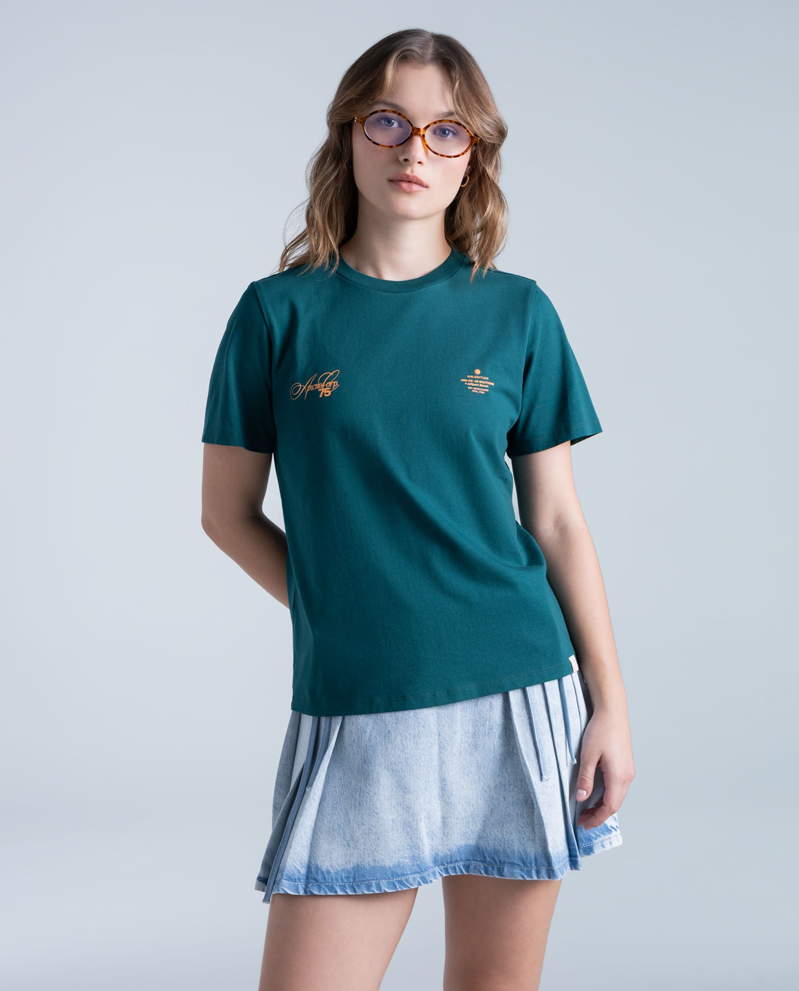 Camiseta slim algodón estampado localizado