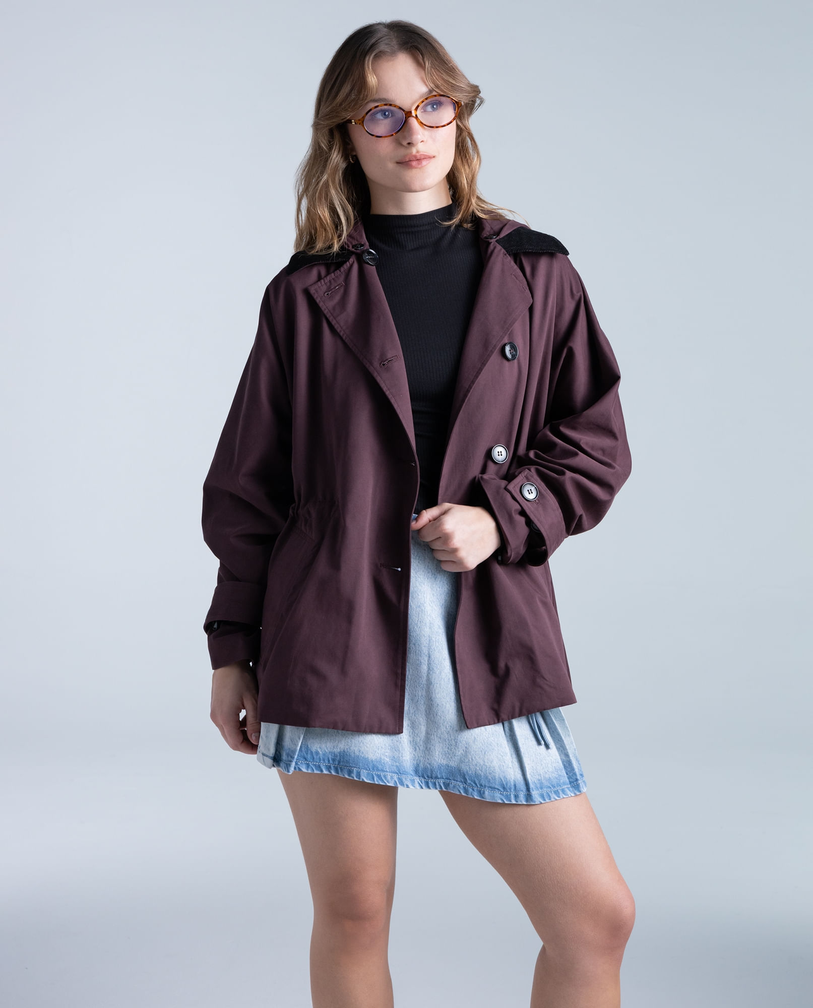 Chaqueta regular en poliéster botones negros
