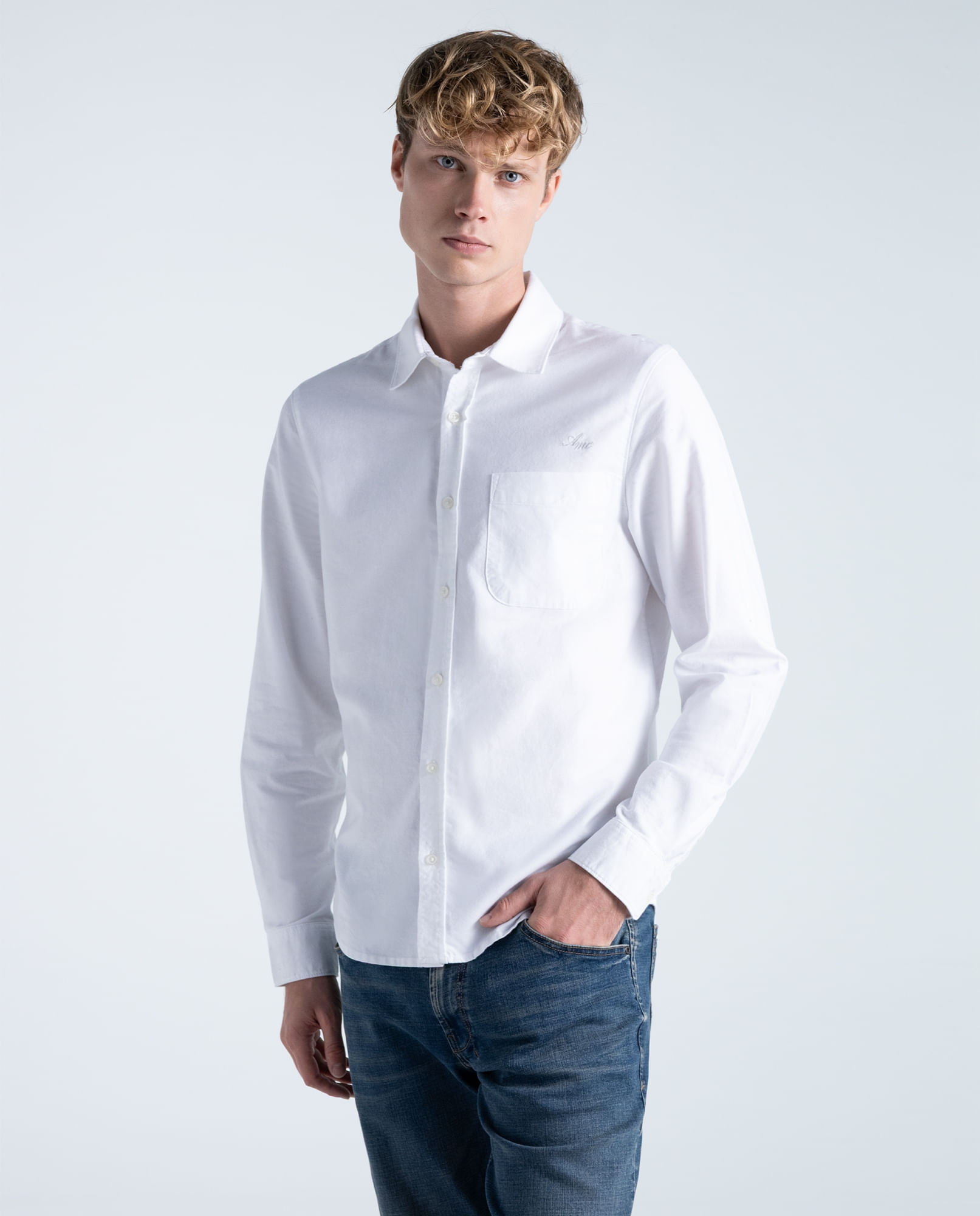 Camisa slim algodón detalle bordado