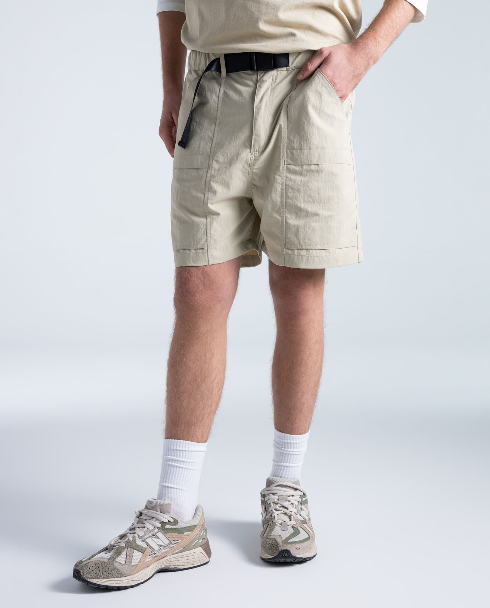 Bermuda regular nylon tiro medio