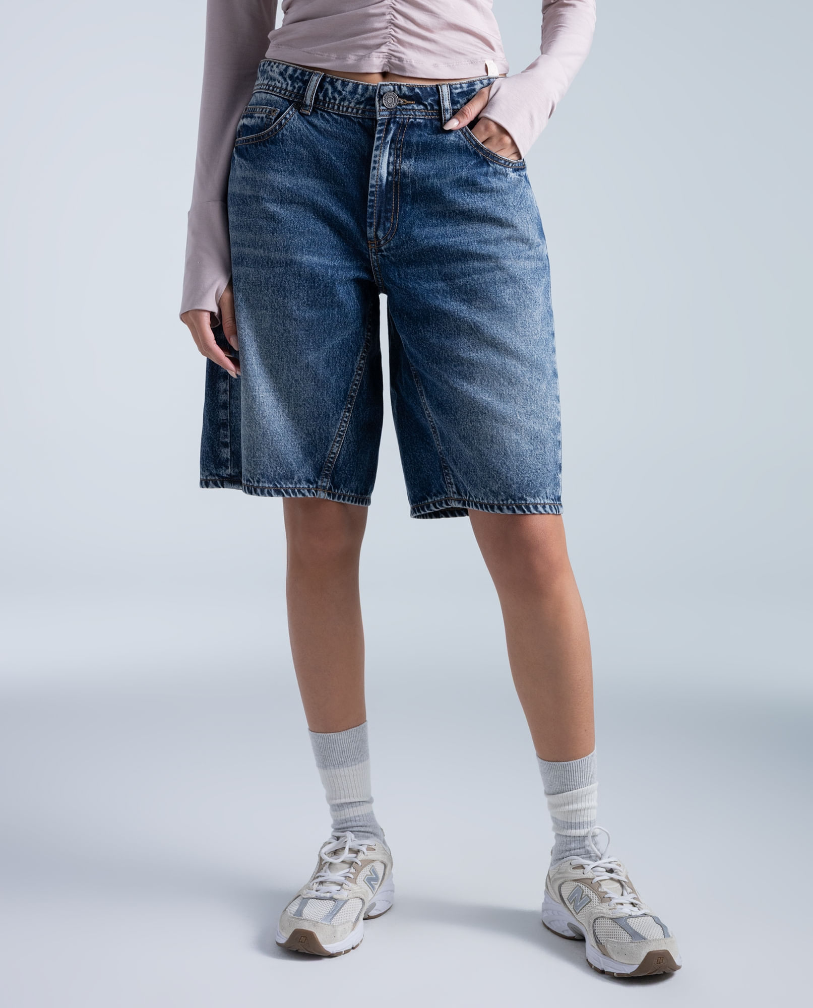 Shorts regular en algodón tiro medio clásico