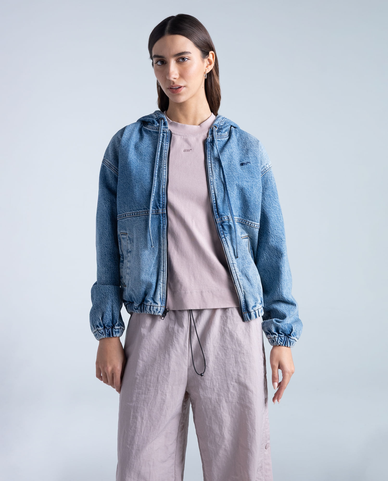 Chaqueta regular en algodón con capucha bordada