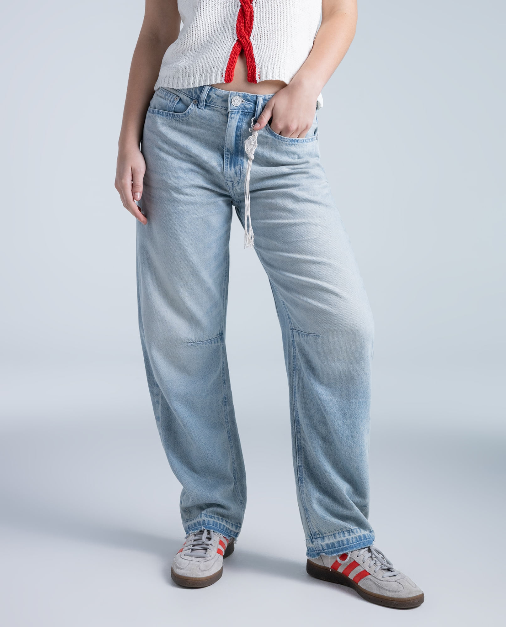 Jeans recto en algodon tiro medio estilo relajado