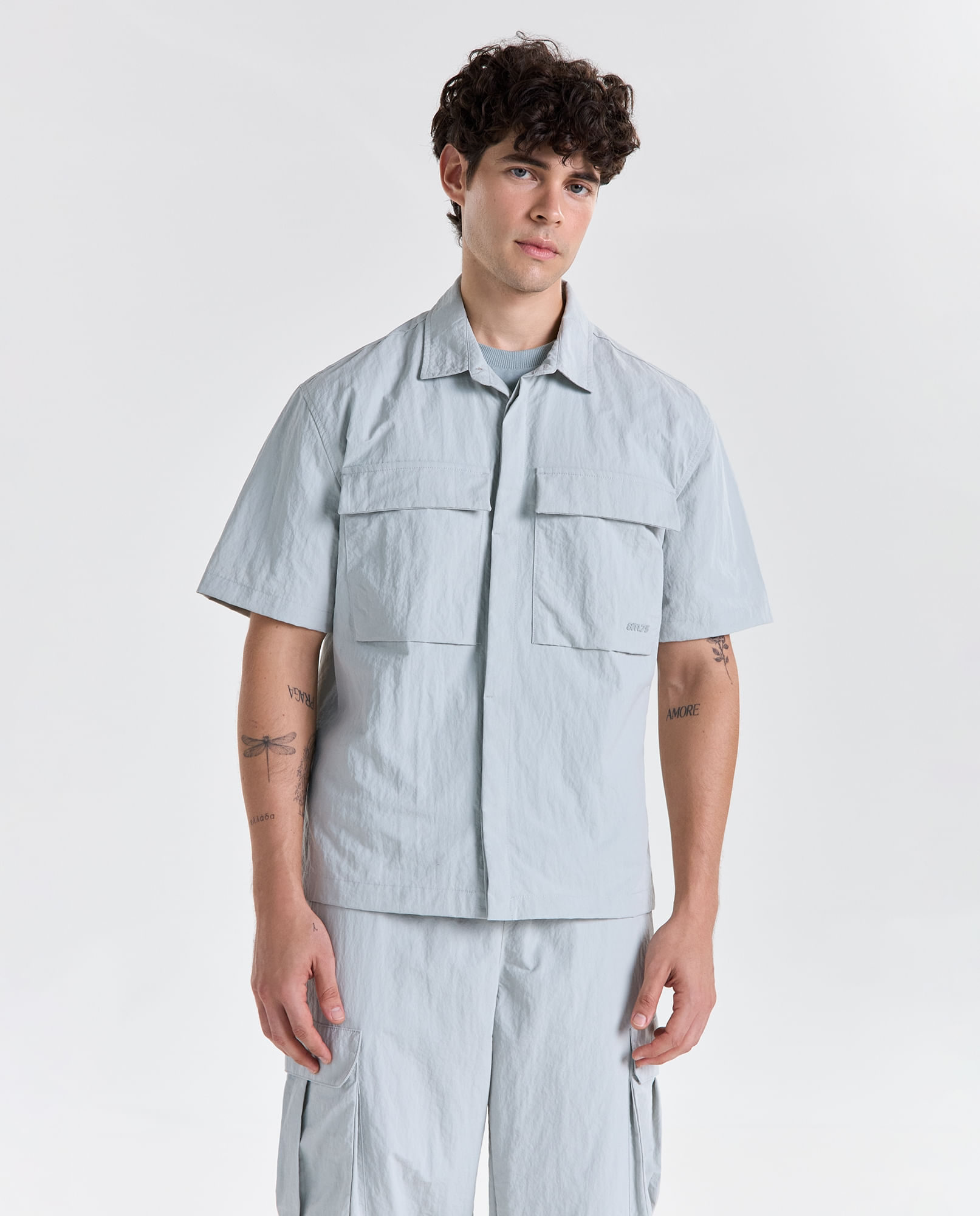 Camisa oversize manga corta cuello camisero para hombre