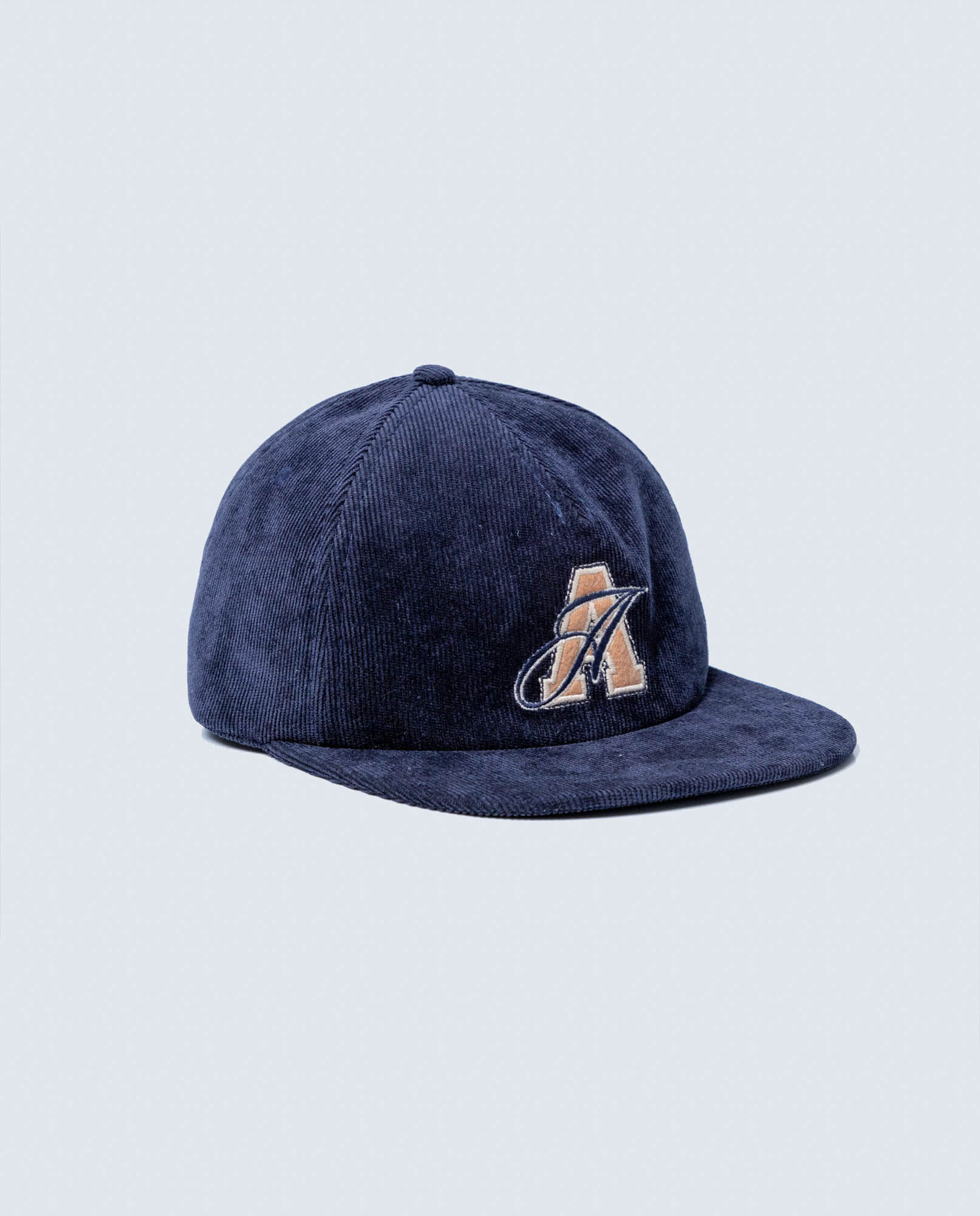 Gorra fit poliéster bordado inicial grande