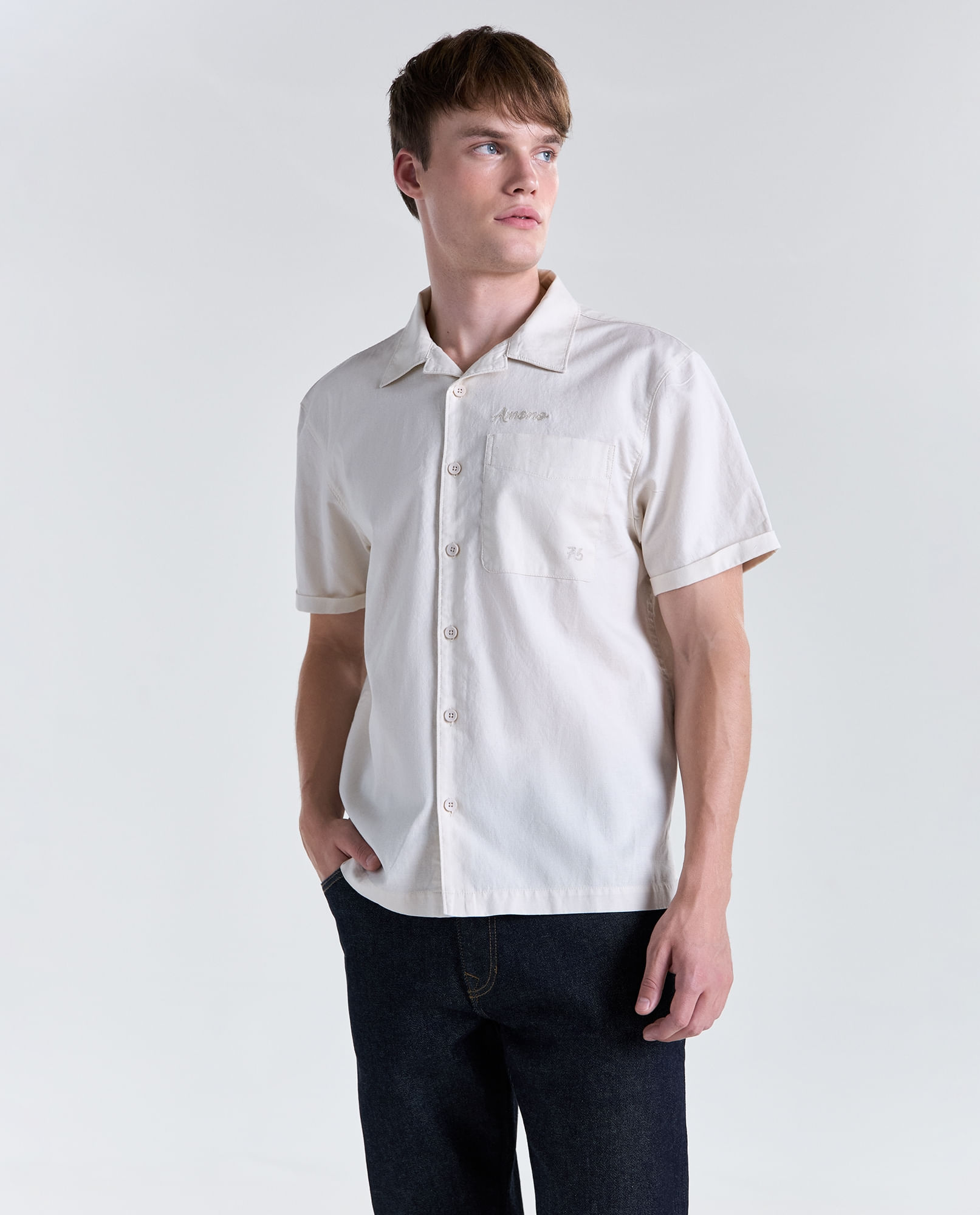 Camisa manga corta cuello clásico para hombre