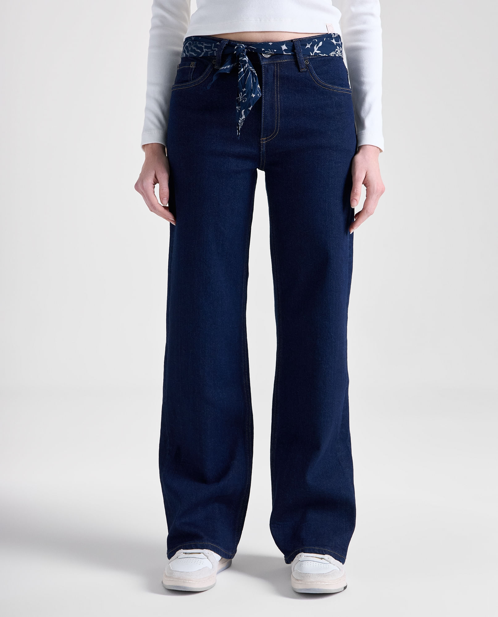 Jean Slim and Straight medio para mujer
