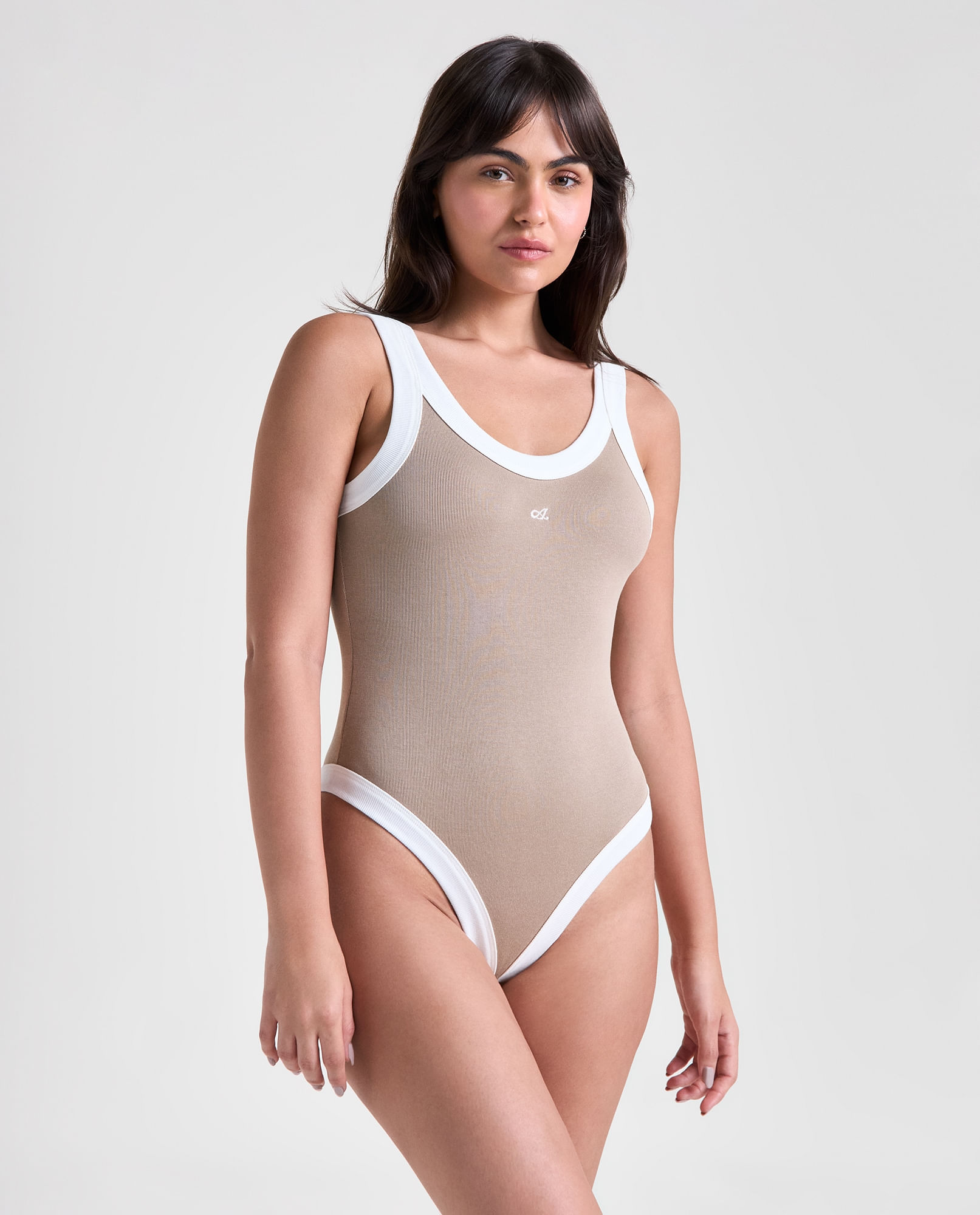 Camiseta ajustada manga sisa para mujer