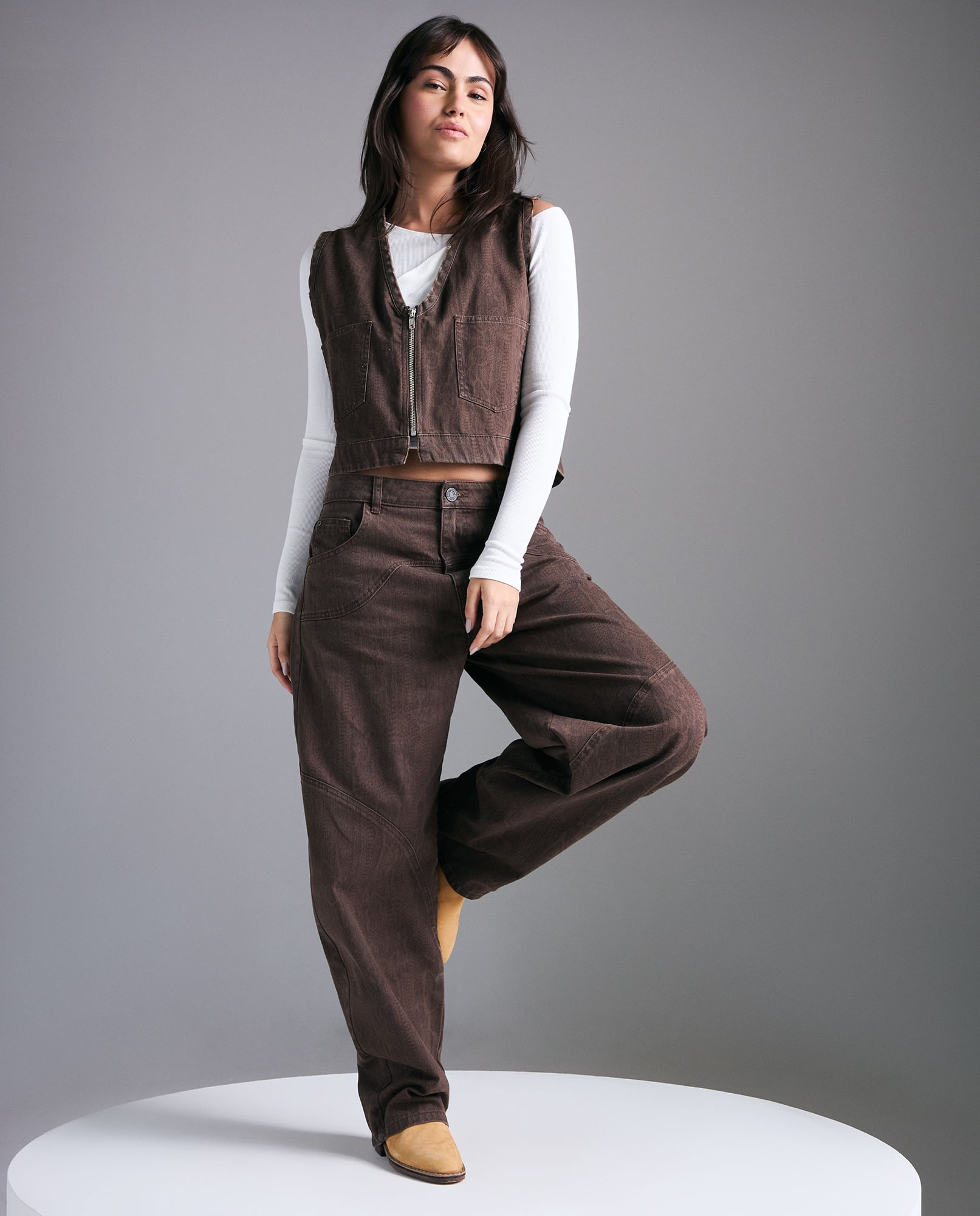 Pantalón amplio en algodón diseño clásico