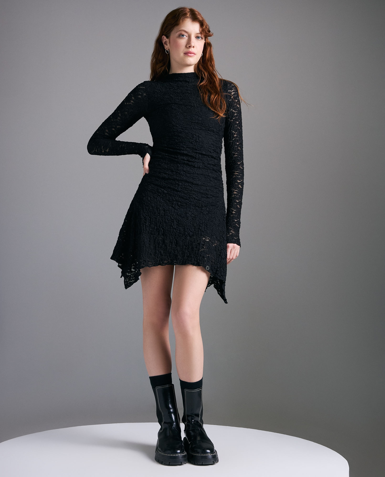 Vestido corto en algodón encaje ajustado