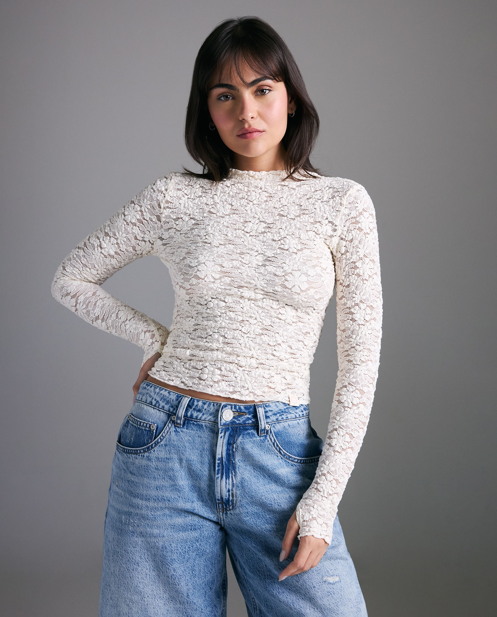 Camisa encaje manga larga cuello redondo para mujer