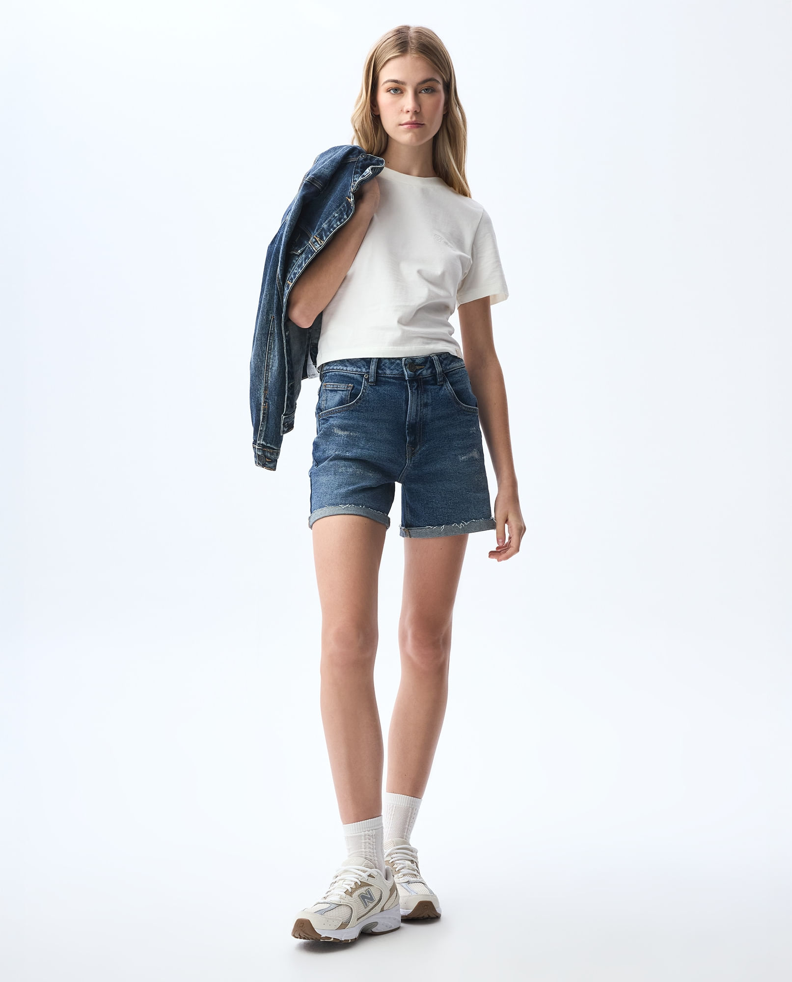 Shorts regular algodón efecto desgastado