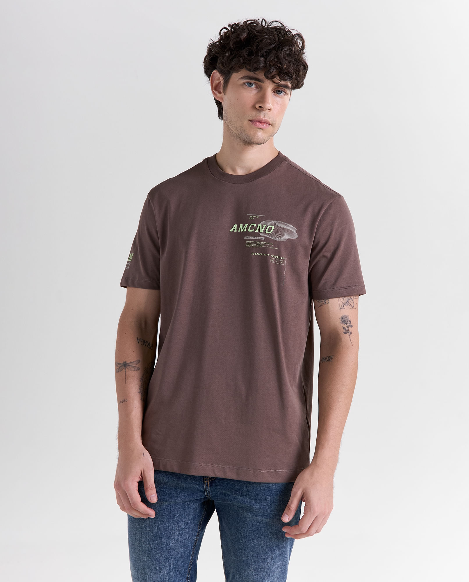 Camiseta slim estampado localizado manga corta cuello redondo para hombre