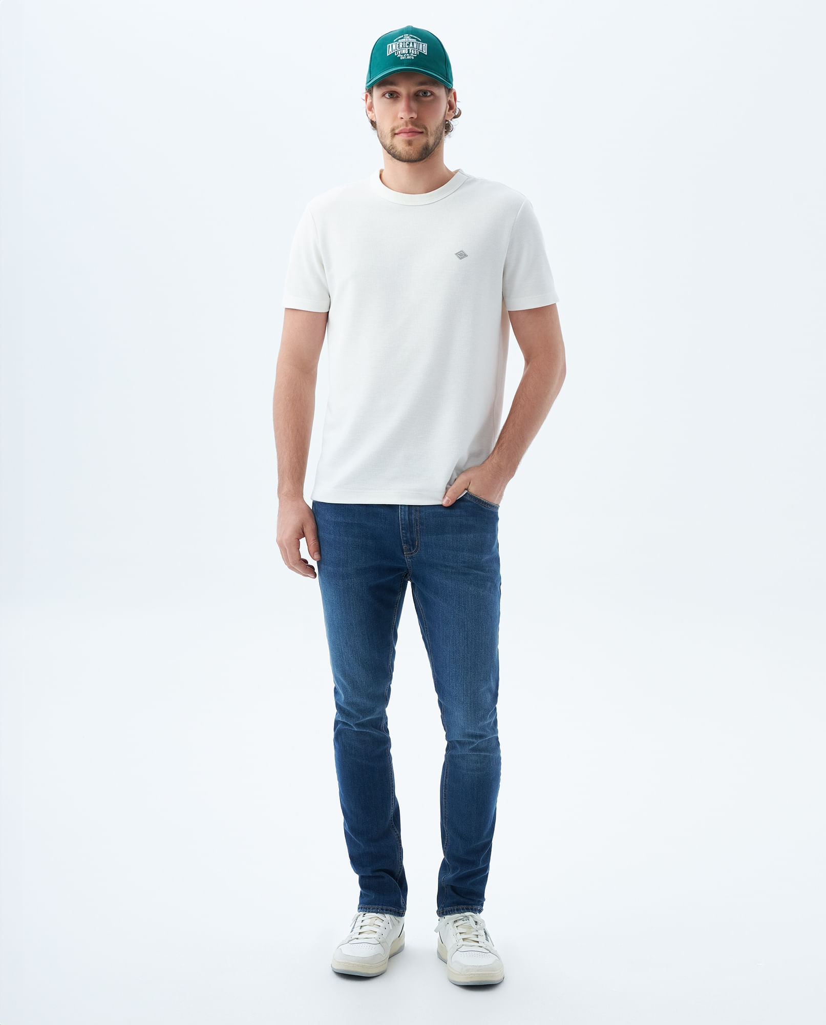 Jean Tapered fit tono medio para hombre