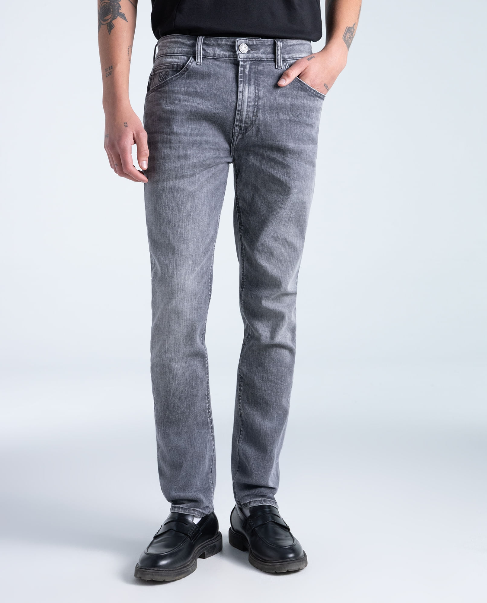 Jean Regular Bajo Gris para hombre