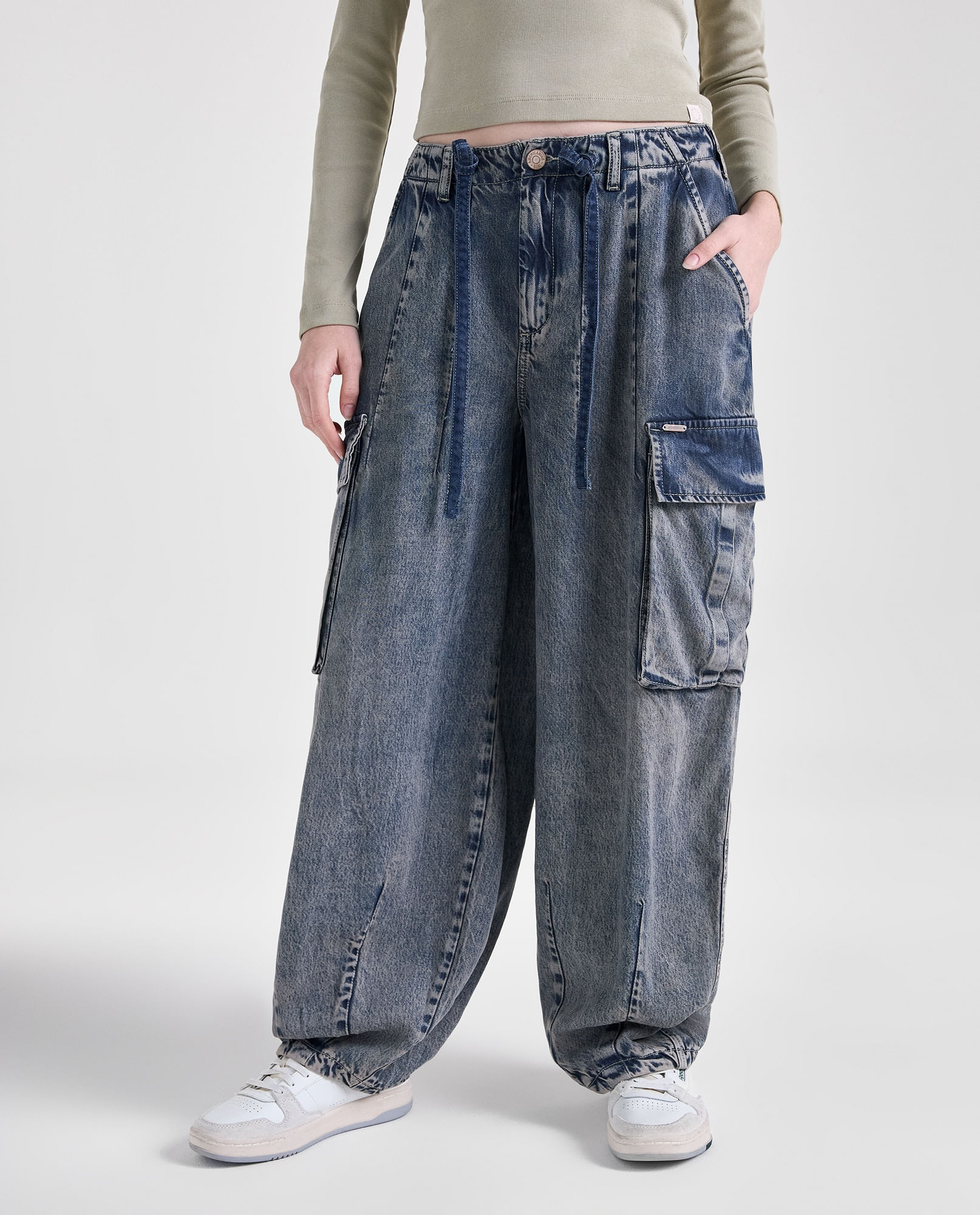 Jean Cargo Flare tiro medio para mujer