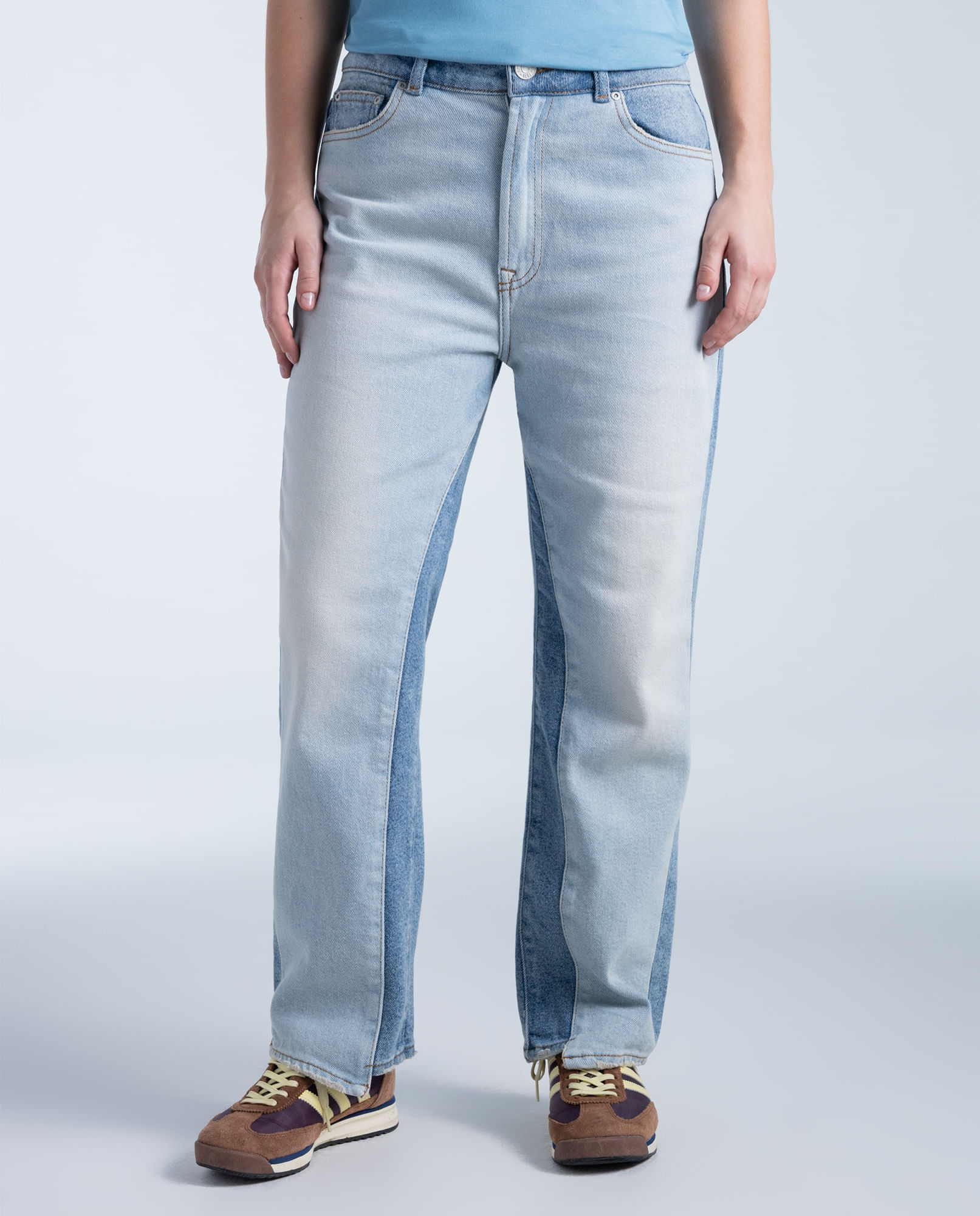 Jeans regular en algodón tiro medio