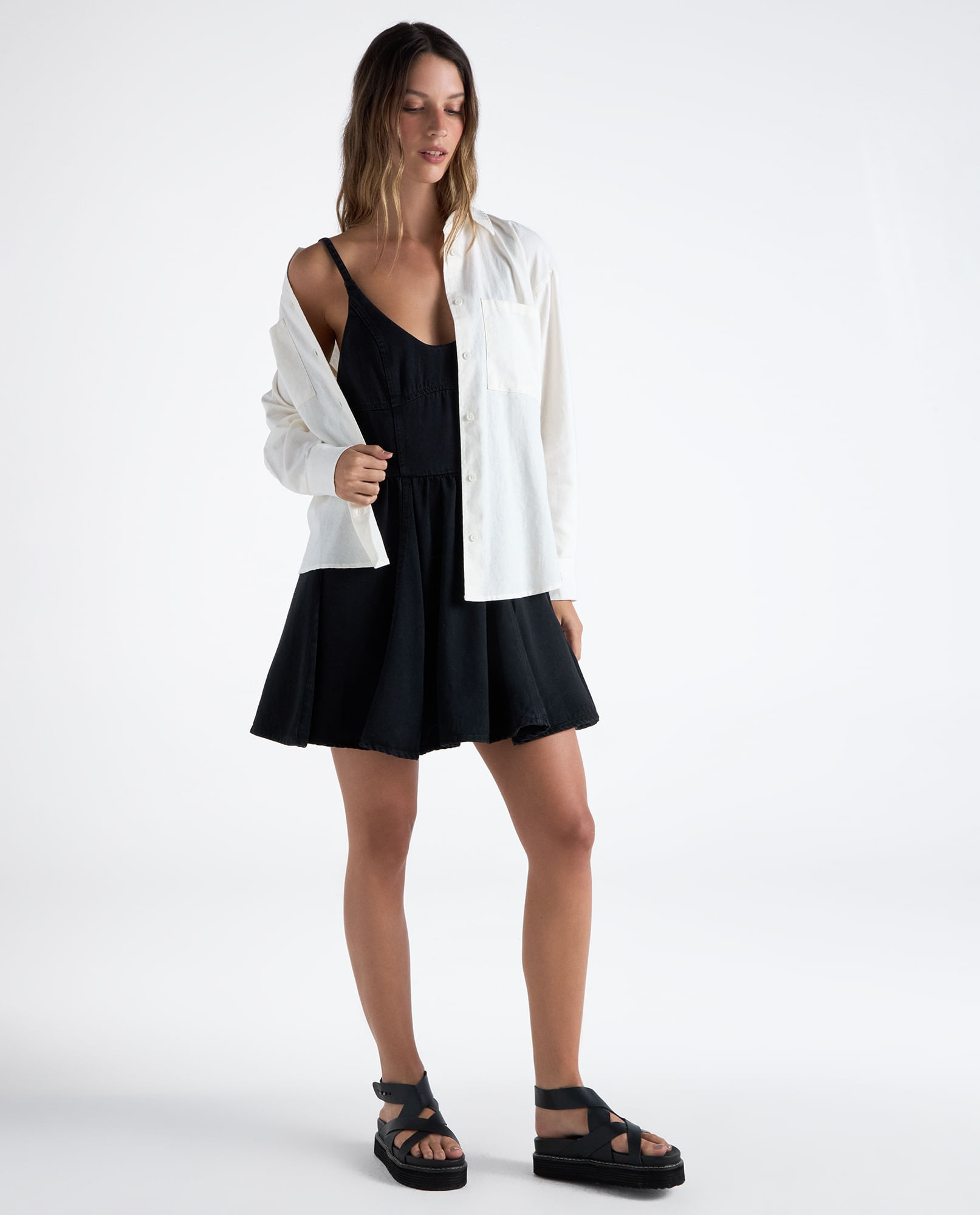 Vestido corto cuello redondo para mujer